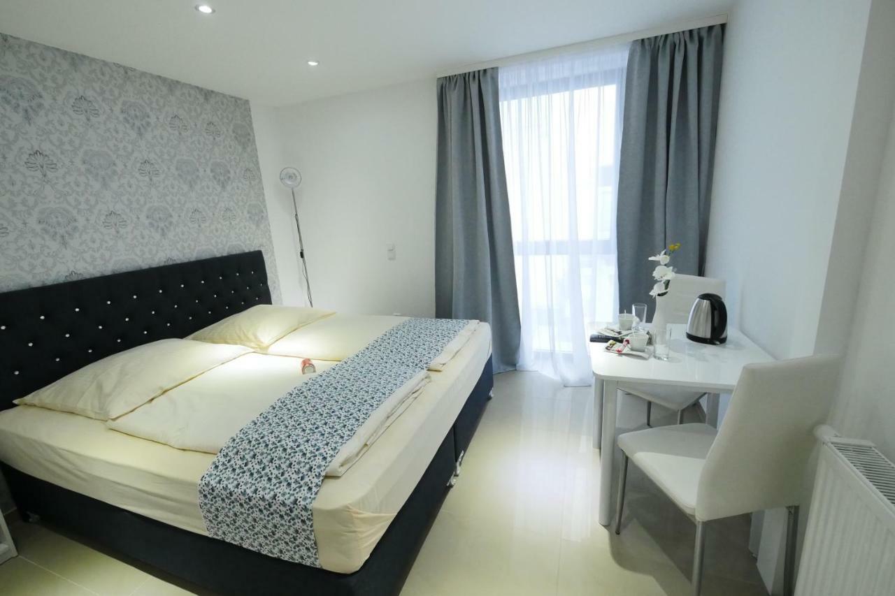 Hr Hotel
