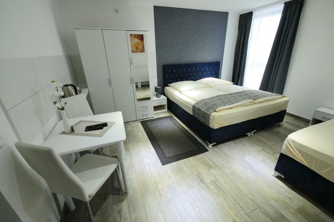 Hr Hotel